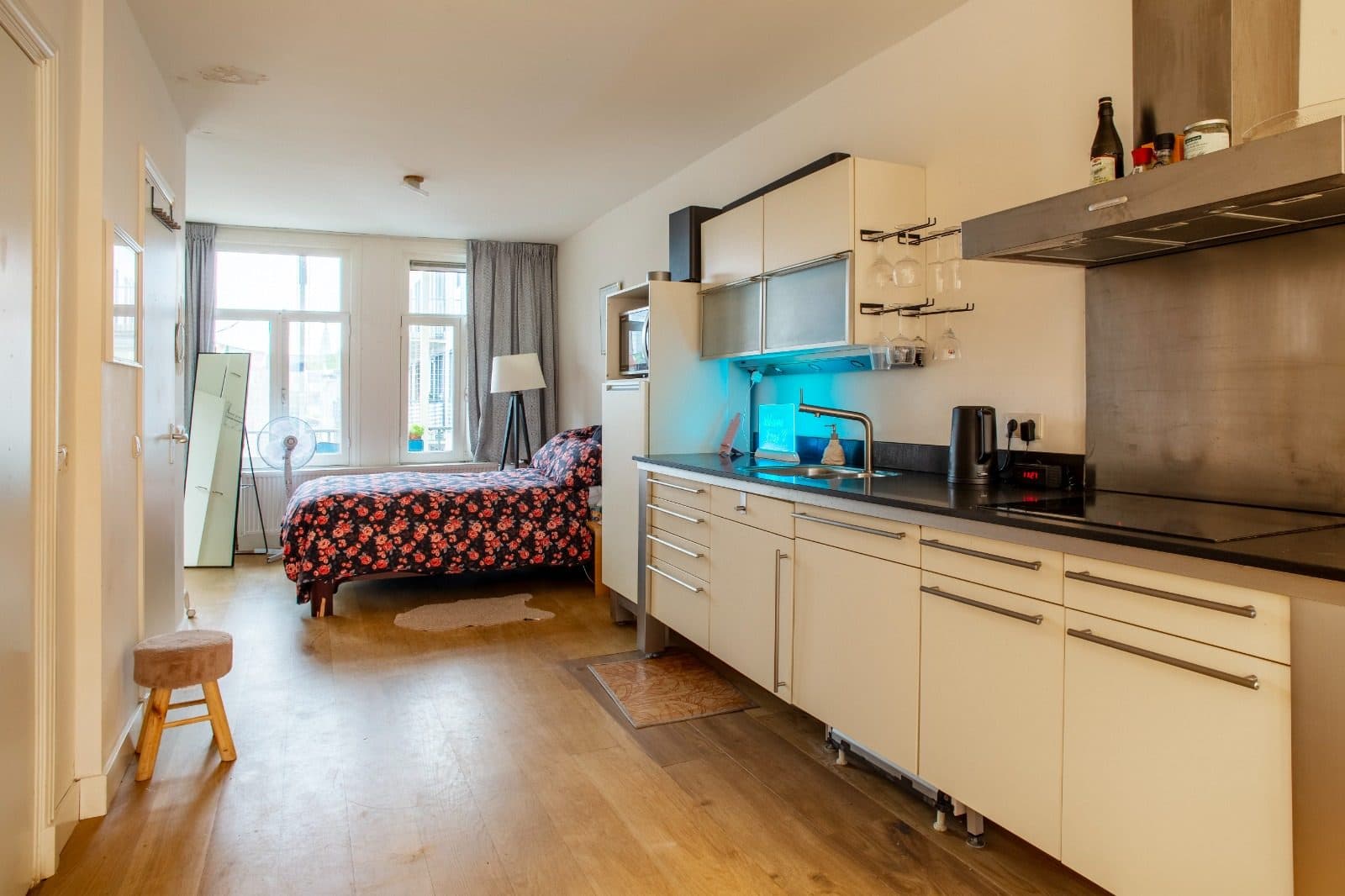 Sunny and cozy sublet in de pijp